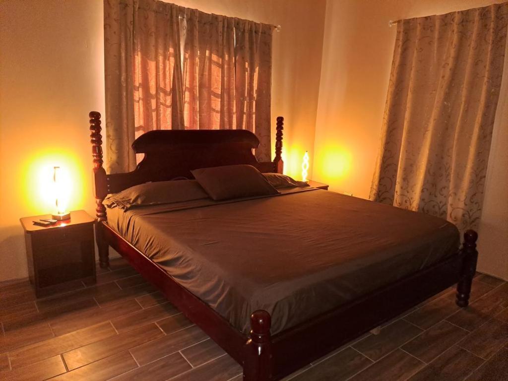 Banyan Rose Room 3 Orange Walk المظهر الخارجي الصورة